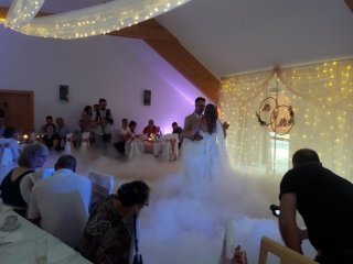 Hochzeitstanz mit Bodennebel